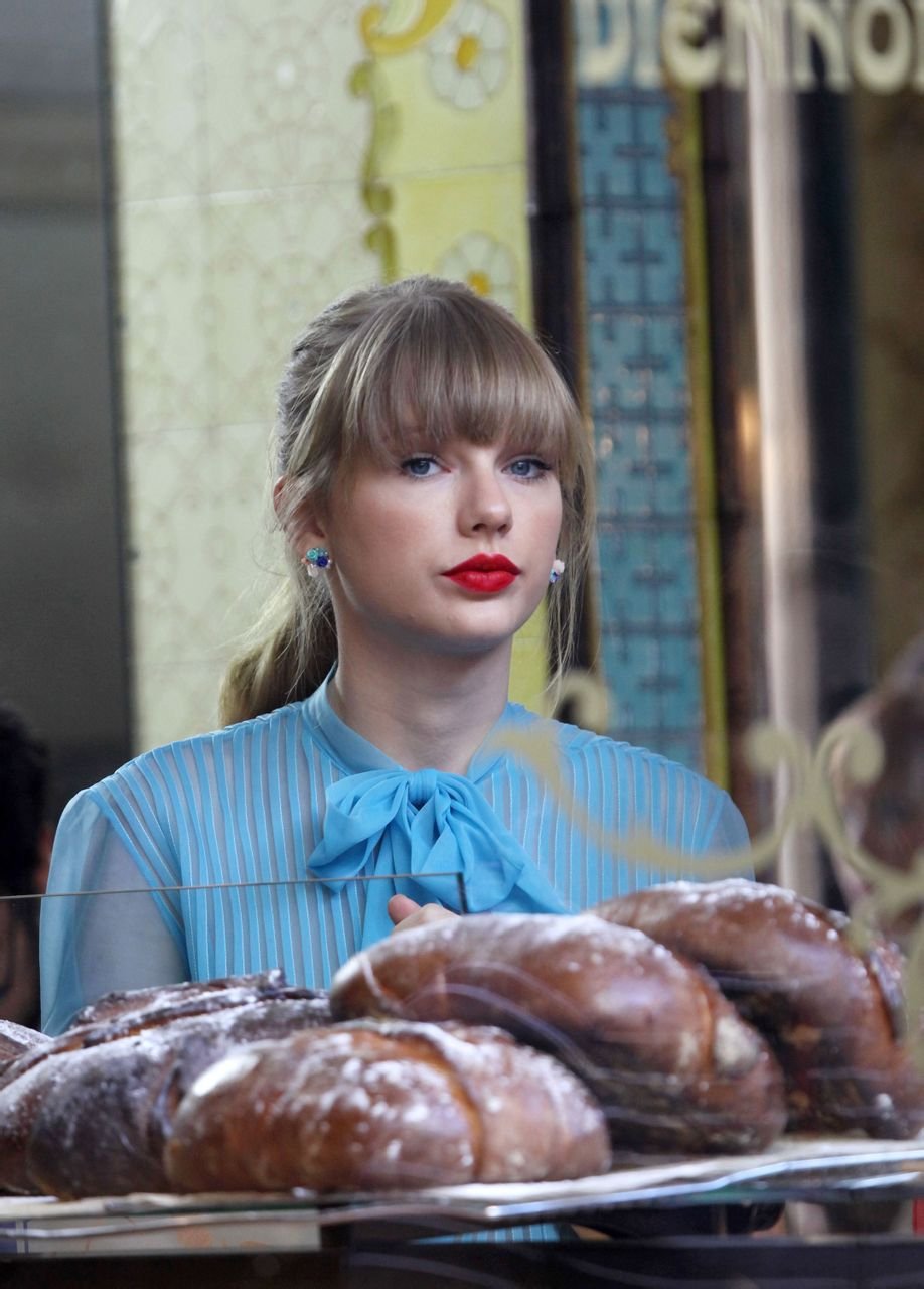 Taylor Swift  Photoshoot
