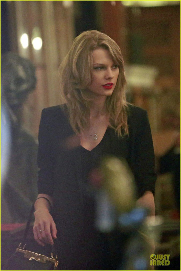Taylor Swift  Photoshoot