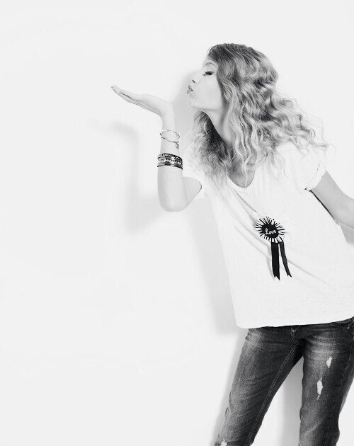 Taylor Swift  Photoshoot