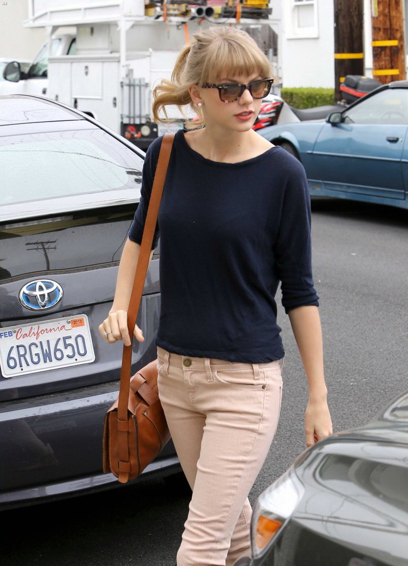 Taylor Swift  Photoshoot