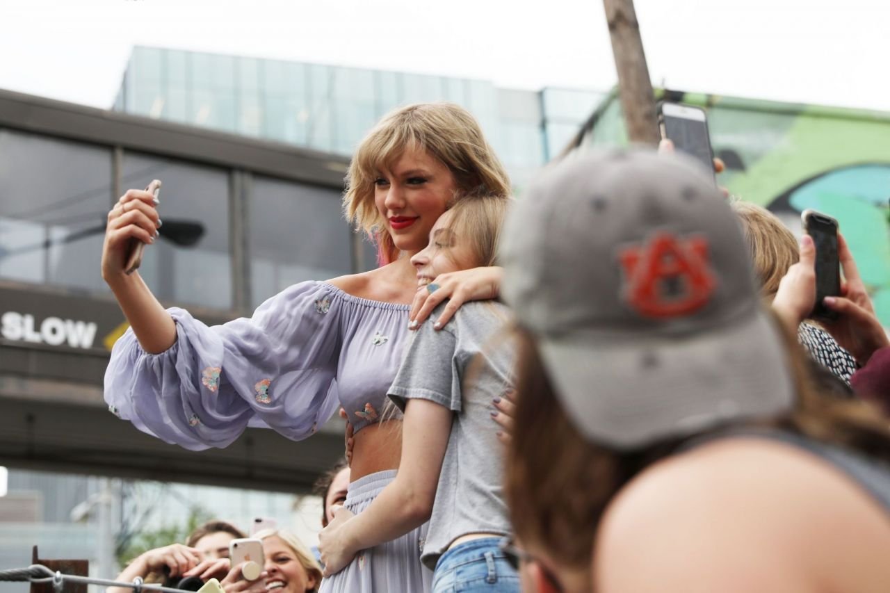 Taylor Swift  Photoshoot