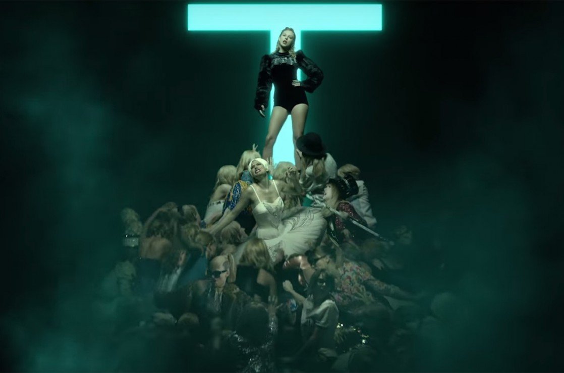 Taylor Swift  Photoshoot
