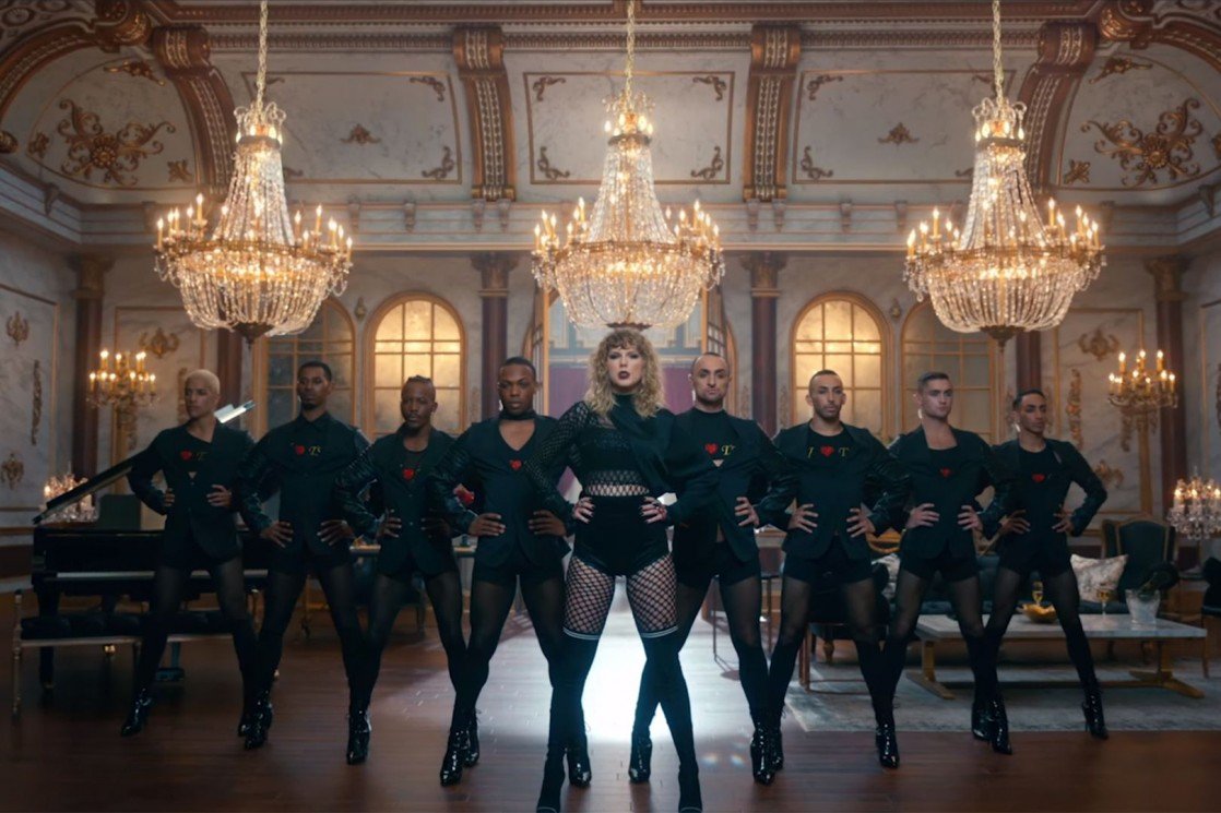 Taylor Swift  Photoshoot