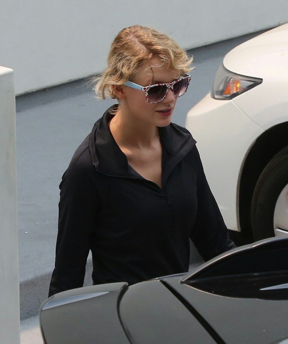 Taylor Swift  Photoshoot