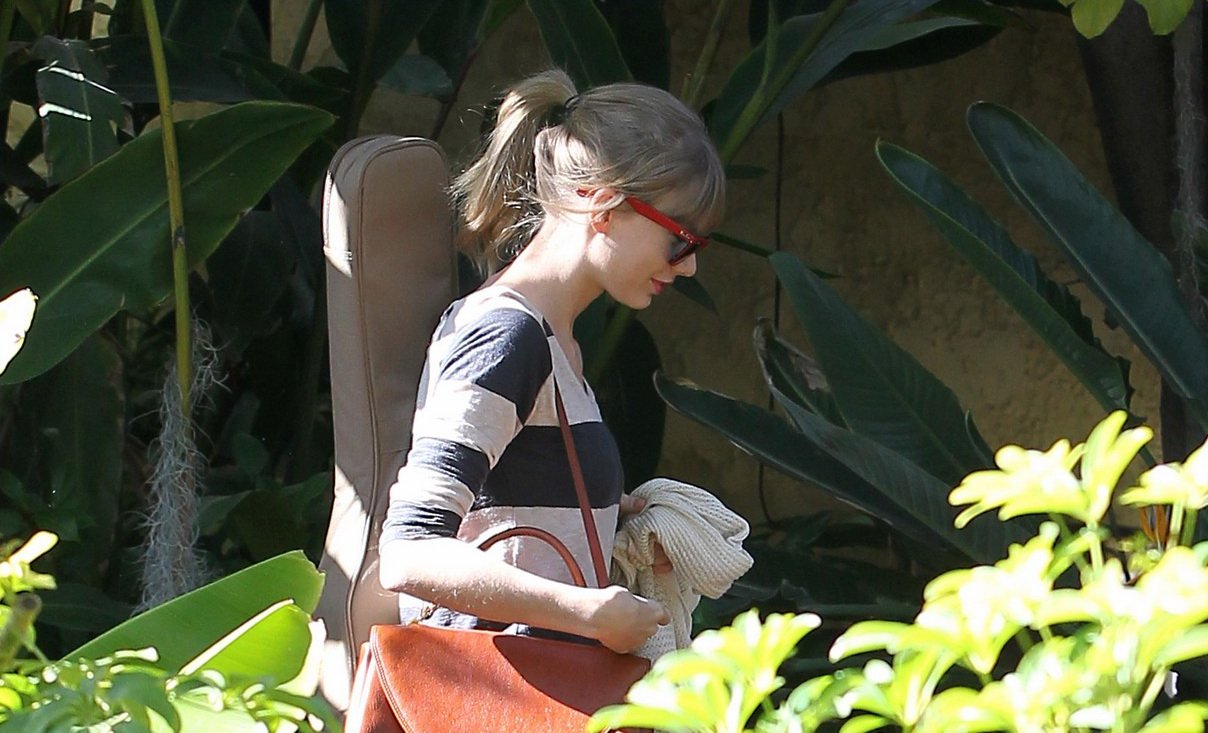 Taylor Swift  Photoshoot