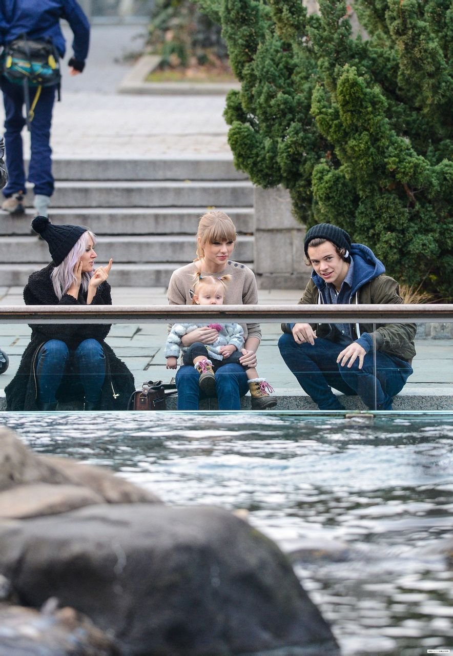 Taylor Swift  Photoshoot