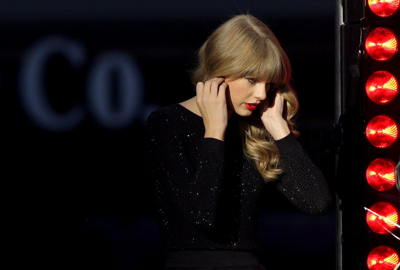 Taylor Swift  Photoshoot