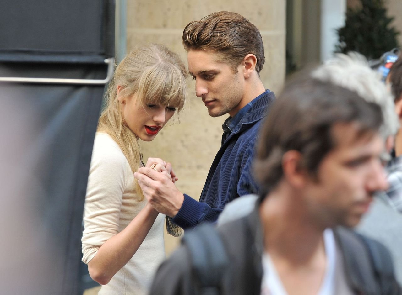 Taylor Swift  Photoshoot