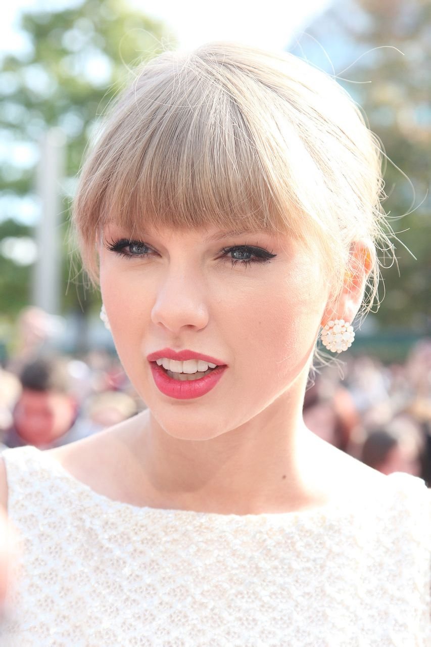 Taylor Swift  Photoshoot