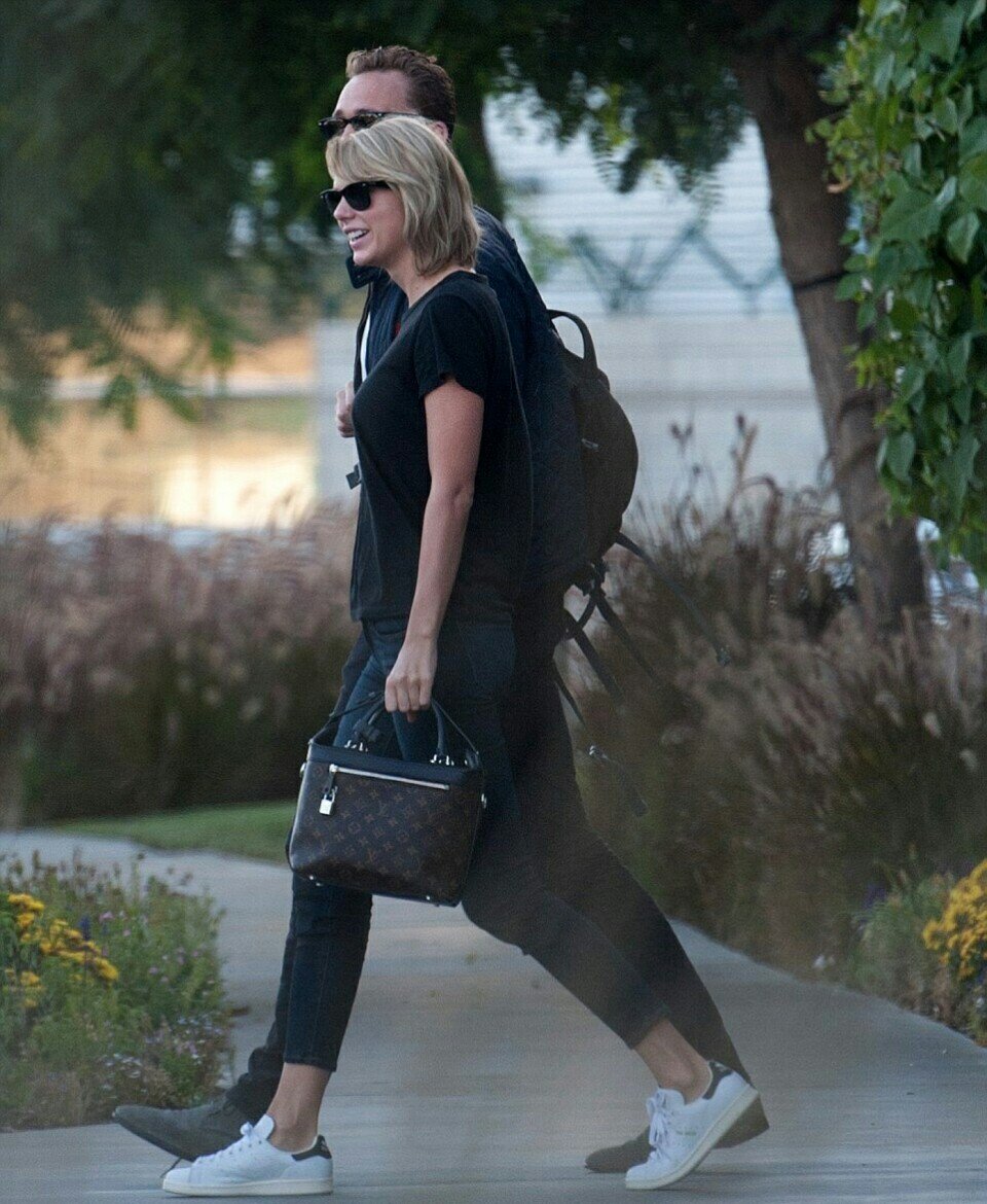 Taylor Swift  Photoshoot