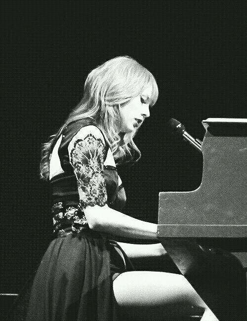 Taylor Swift  Photoshoot