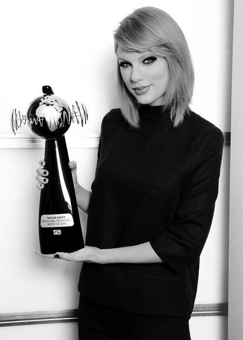 Taylor Swift  Photoshoot