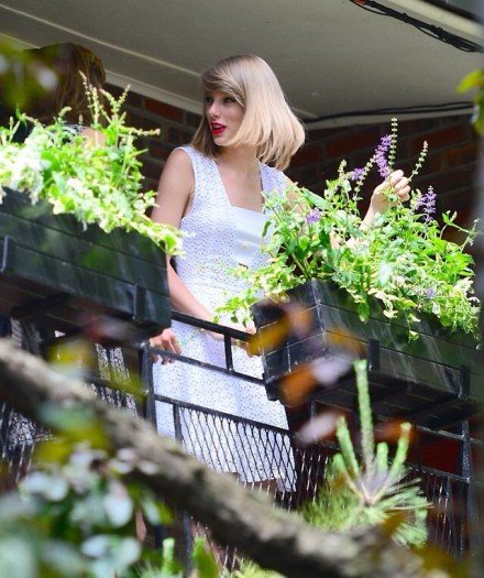 Taylor Swift  Photoshoot
