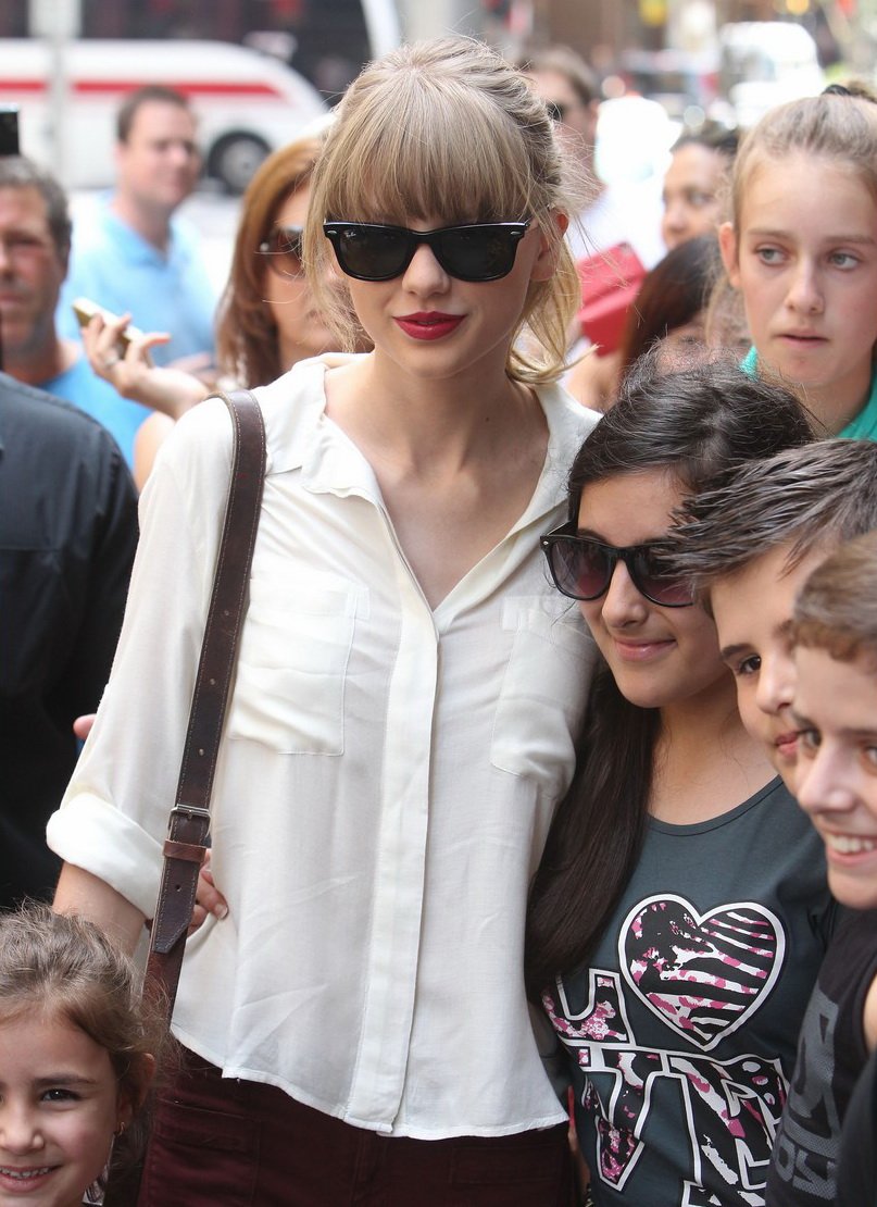 Taylor Swift  Photoshoot