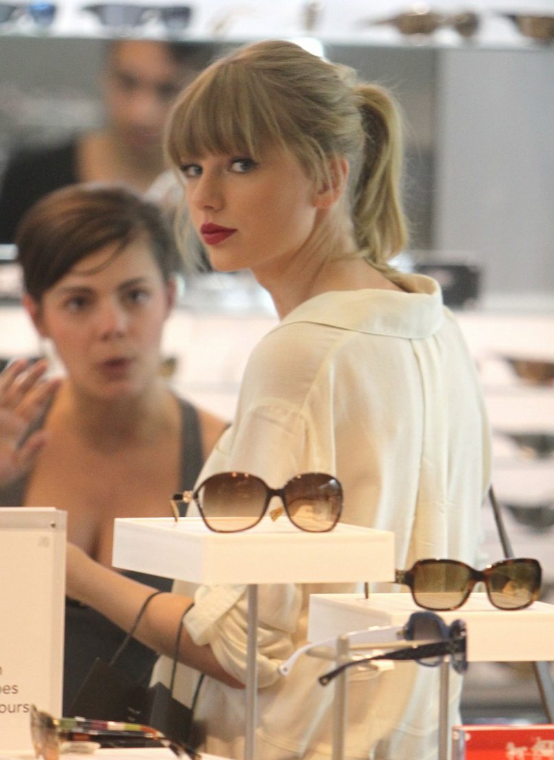 Taylor Swift  Photoshoot