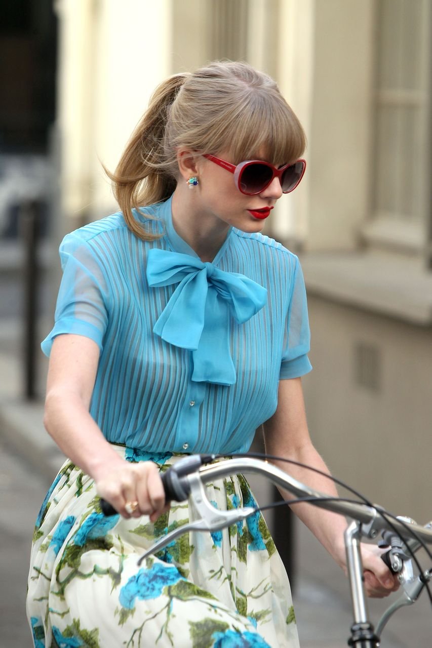Taylor Swift  Photoshoot