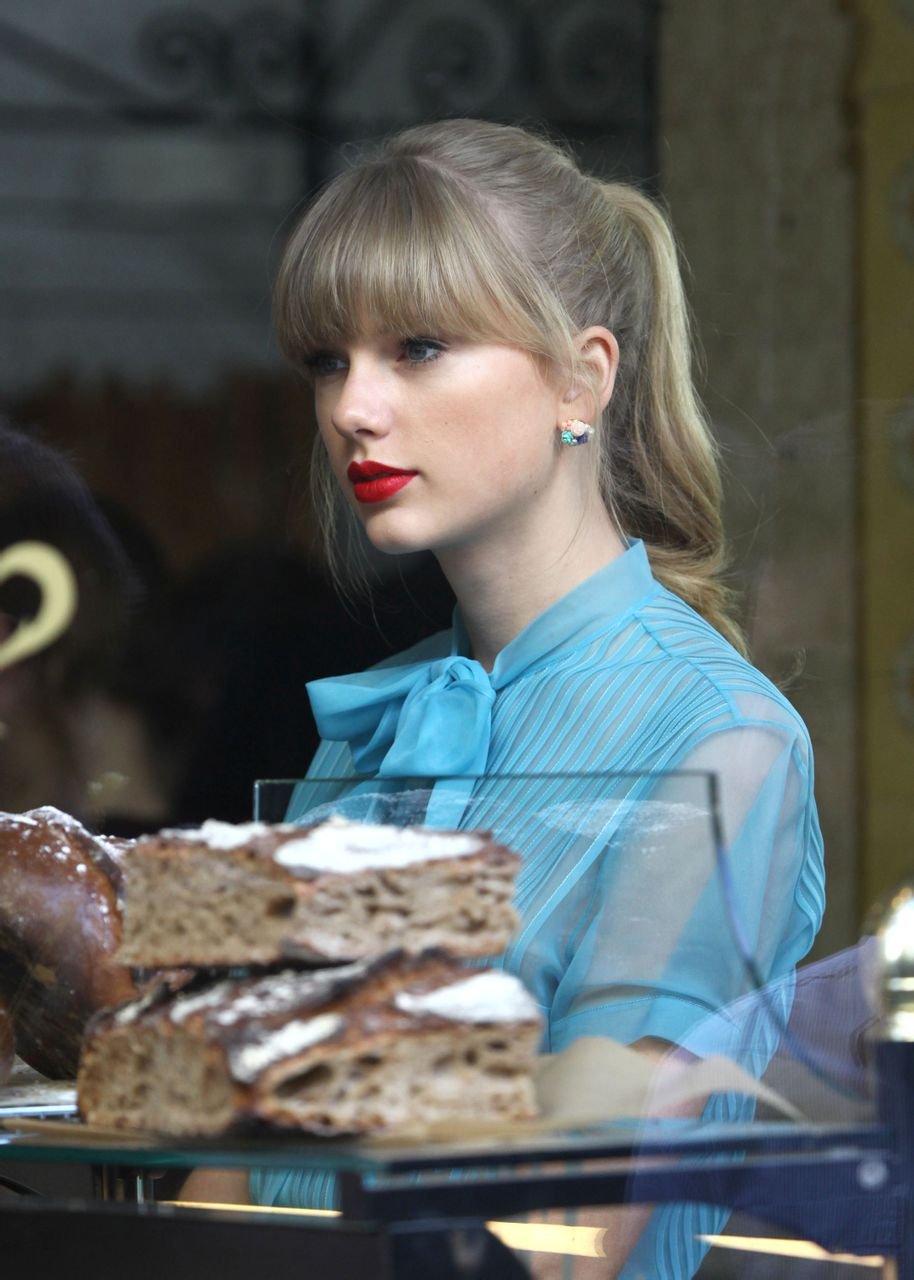 Taylor Swift  Photoshoot