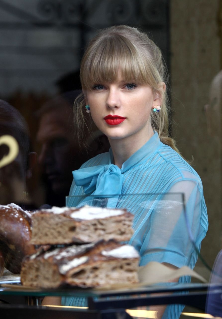 Taylor Swift  Photoshoot