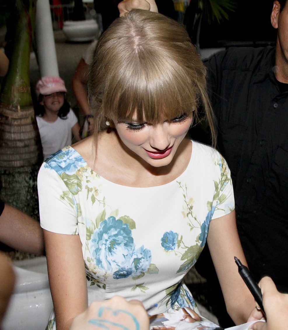 Taylor Swift  Photoshoot