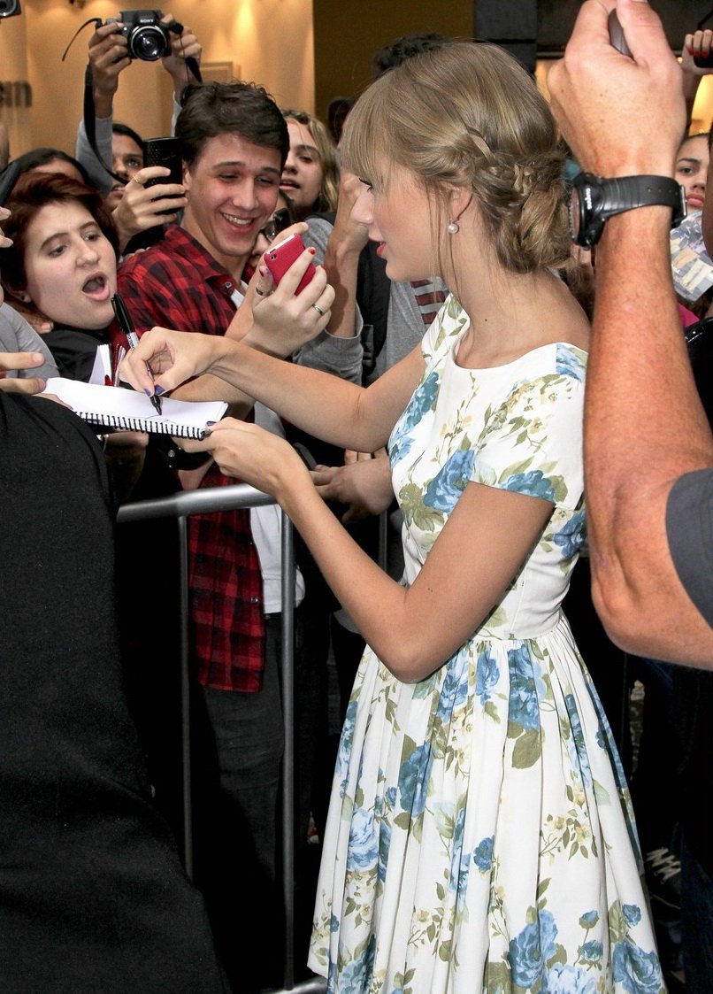 Taylor Swift  Photoshoot