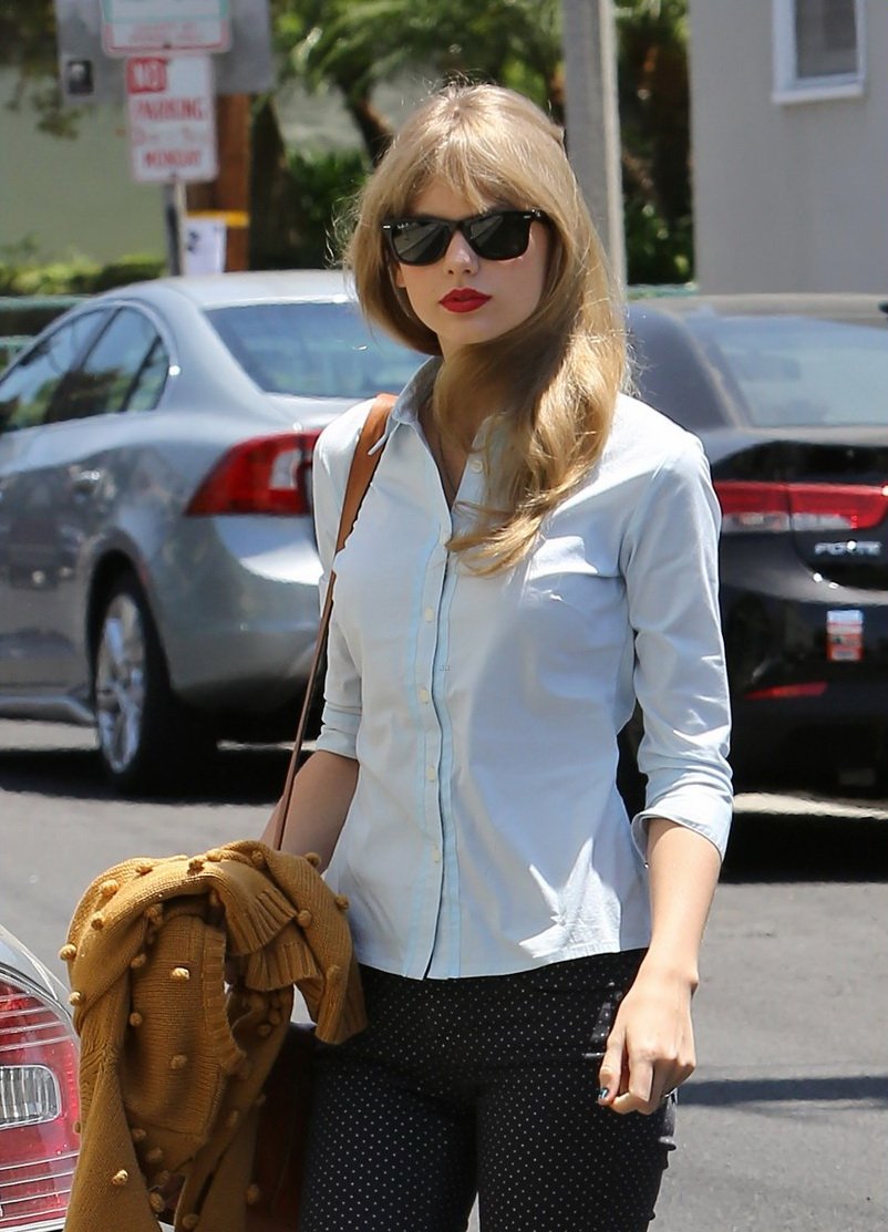 Taylor Swift  Photoshoot