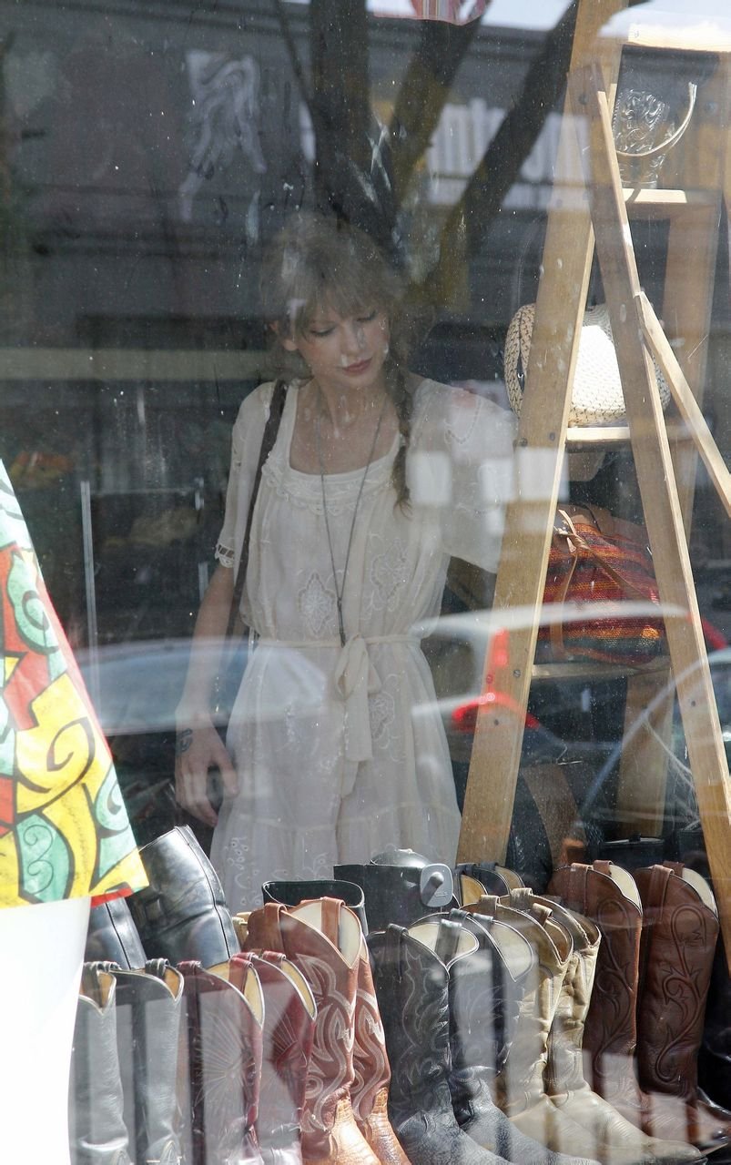 Taylor Swift  Photoshoot