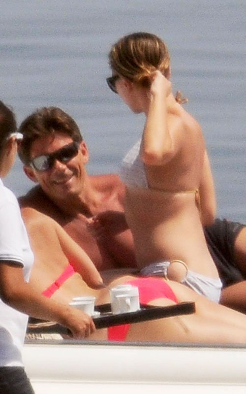 Scarlett Johansson Swimwear/Bikini Photoshoot